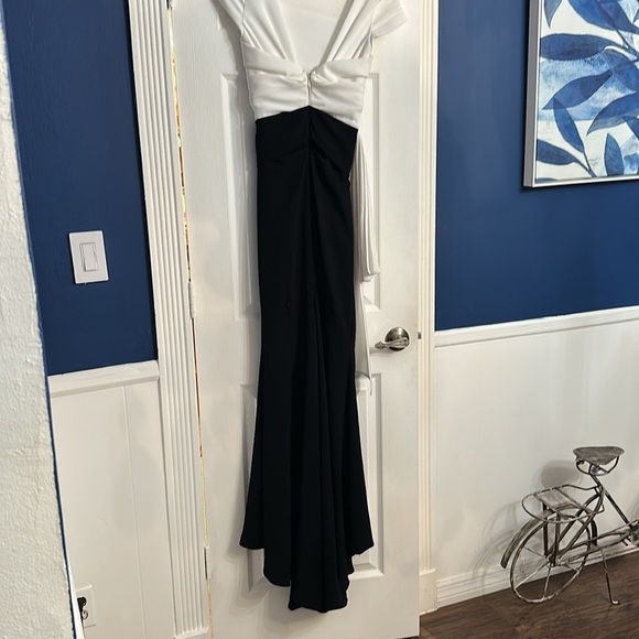 Talbot Runhof size 2 Crepe Gown - Picture 6 of 7